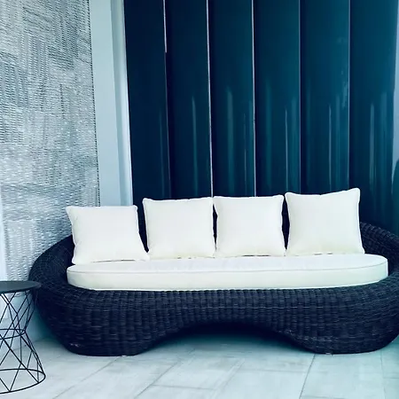 Sea View Luxury Apartment Navodari